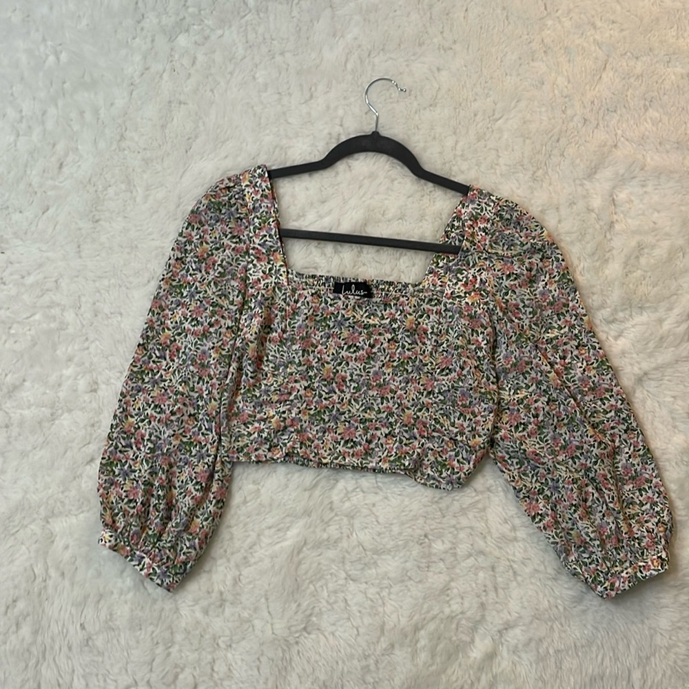 Lulu’s cropped blouse